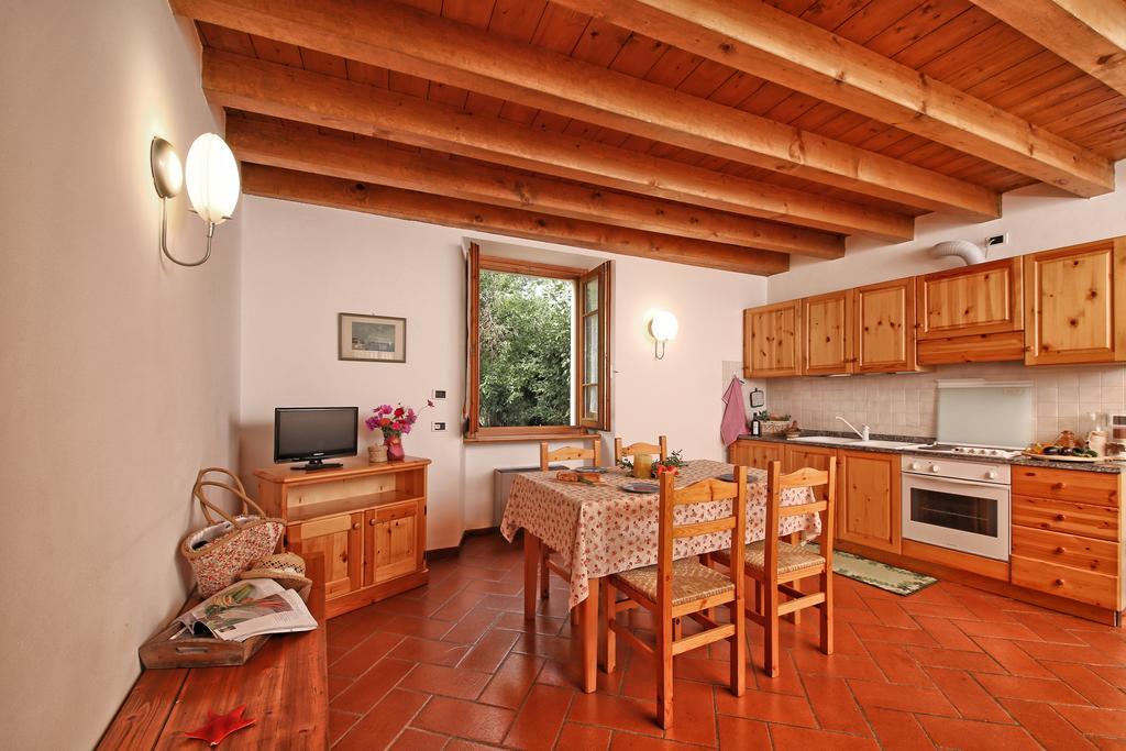 Gasthaus Agriturismo La Breda San Felice del Benaco Exterior foto