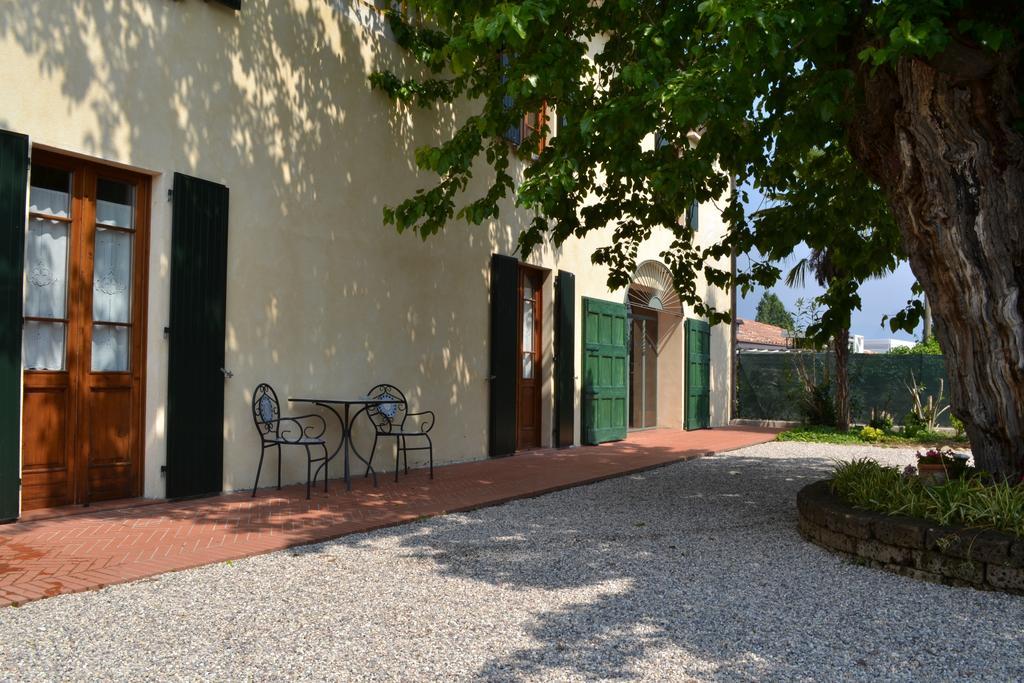 Gasthaus Agriturismo La Breda San Felice del Benaco Exterior foto